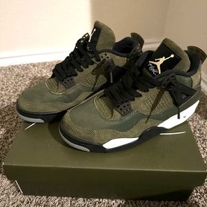 (SOLD ONLINE) Air Jordan 4 Craft “Olive” Size 9